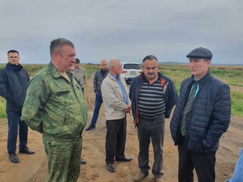 Андрей Гурулев осмотрел места будущего строительства пожарных частей в районах края